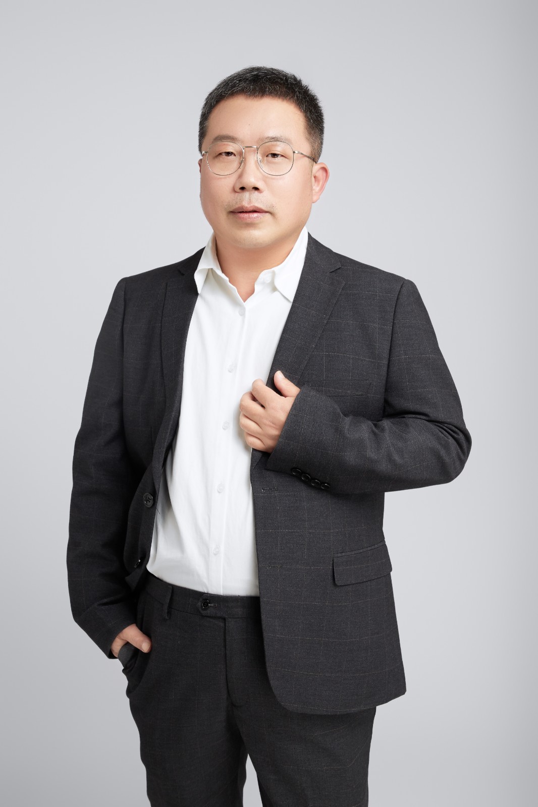 刘刚.jpg