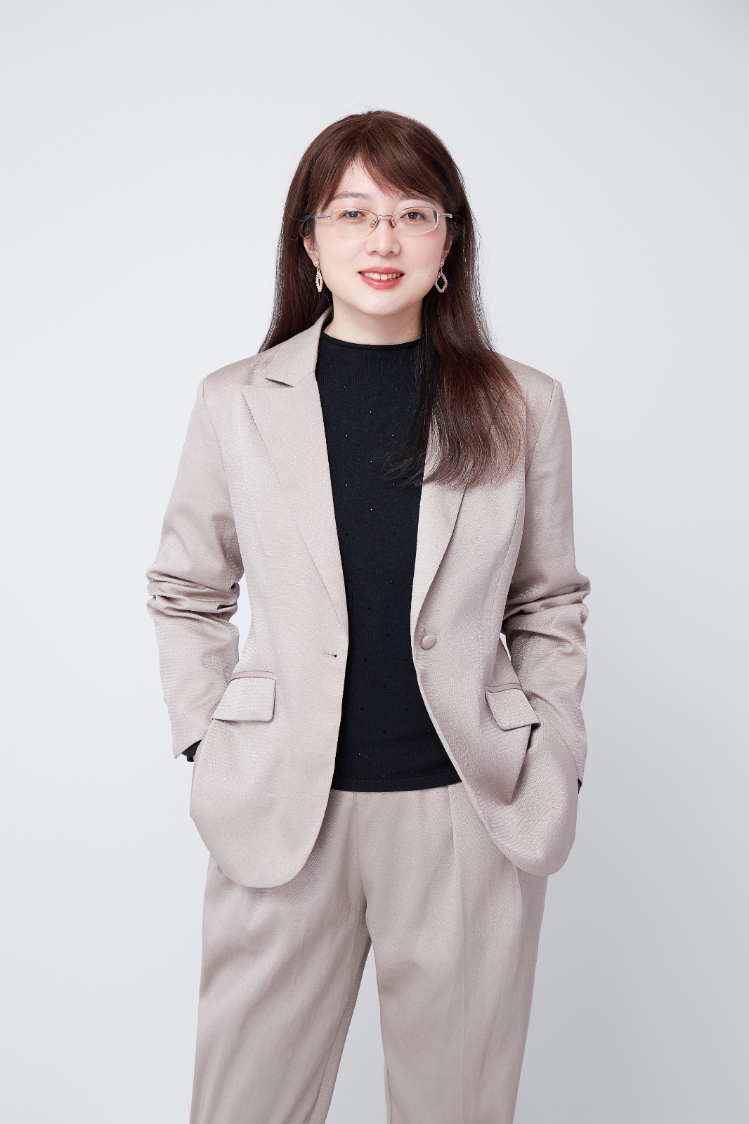 任丽丽.jpg