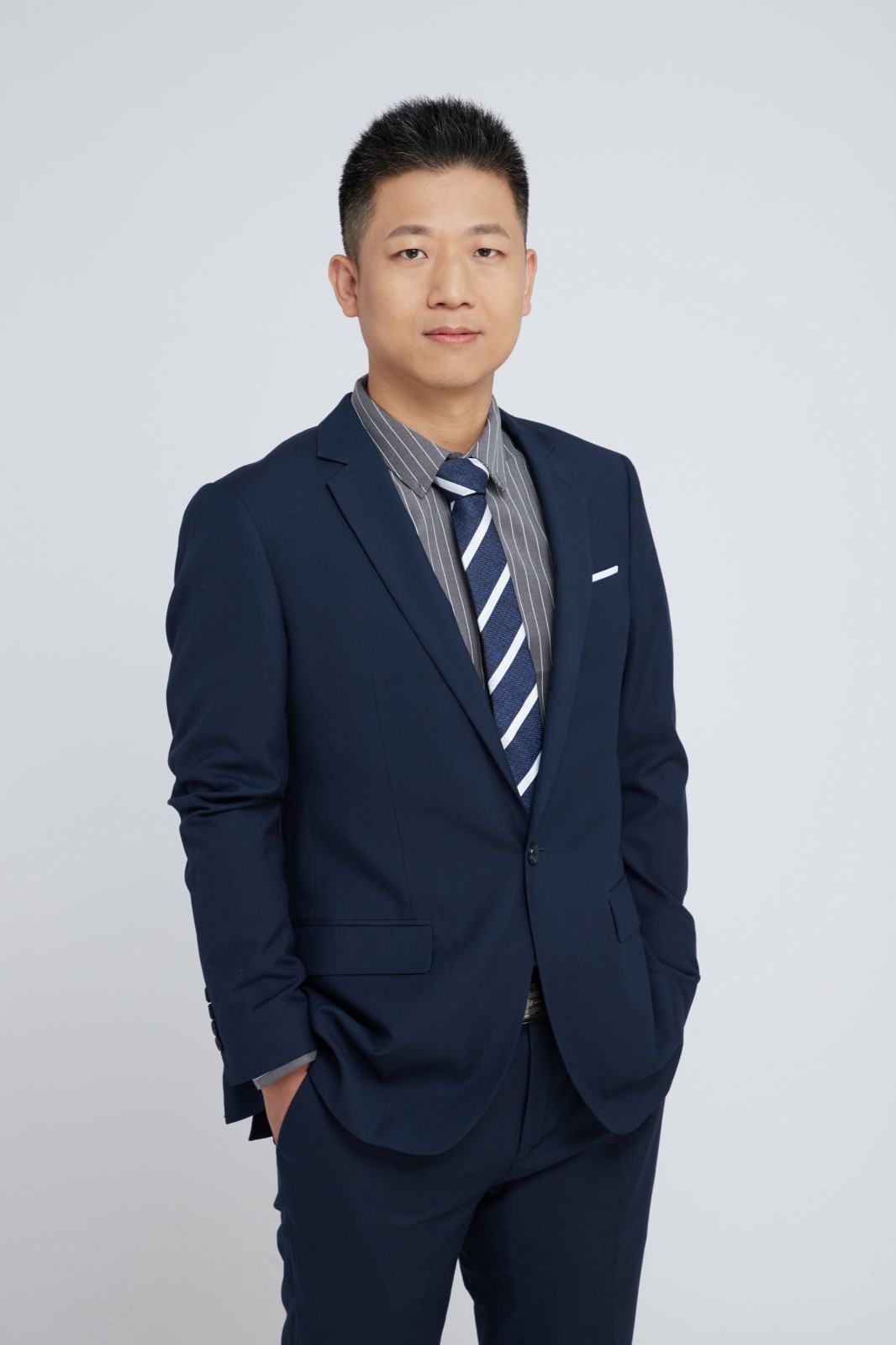 王刚.jpg